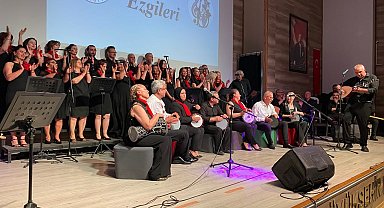 Bağarası ezgileri Alaşehir'i coşturdu