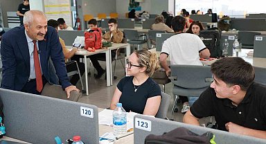 Başkan Büyükgöz'den üniversite adaylarına moral desteği