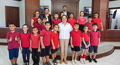Başkan Gençay, minik misafirlerini ağırladı