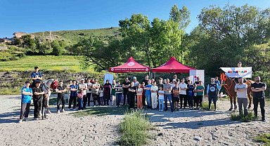 Bayburt'ta DENEYAP öğrencilerine ata sporu cirit tanıtıldı