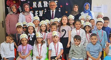 Bayburt'ta Kur'an kursu öğrencileri karne sevinci yaşadı