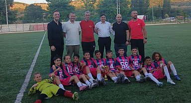 Bilecik U11 Gençler Ligi şampiyonu 4 Eylülspor oldu