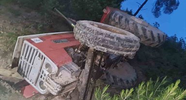 Bilecik'te devrilen traktörün sürücü yaralandı