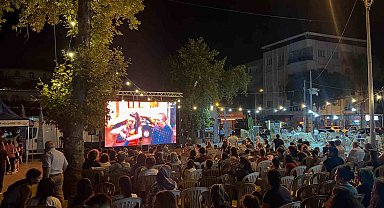 Buharkentliler açık hava sinemasında buluştu
