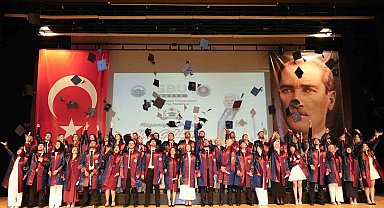 Bursa Tıp Fakültesi ilk mezunlarını verdi