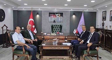 Defterdar Özdemir, esnaf temsilcileriyle bir araya geldi