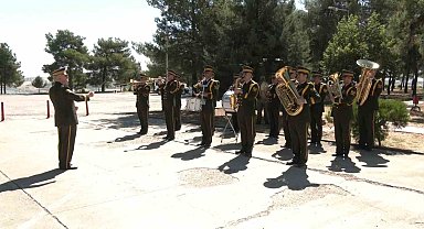 Diyarbakır'da Kara Kuvvetlerinin 2235'inci kuruluş yıl dönümü kutlandı