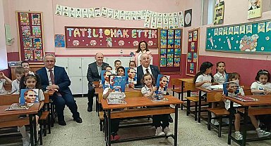 Edirne'de öğrenciler karne sevinci yaşadı