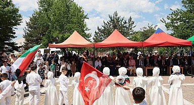 Erzincan'da Kur'an kursu öğrencilerinden yıl sonu şenliği