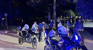 Eskişehir'de parkta alkol alan şahıslar arasında kavga