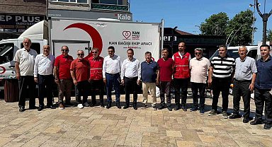Farkındalık için açık havada kitap okudular