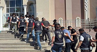 Fethiye merkezli göçmen kaçakçılığı operasyonunda 18 şüpheli adliyeye sevk edildi