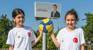 Geleceğin voleybolcuları Osmangazi'de yetişiyor