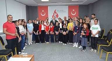 Gençler "Yıldızlara Yakın" kitabını Kaymakam Koşansu ile değerlendirdi