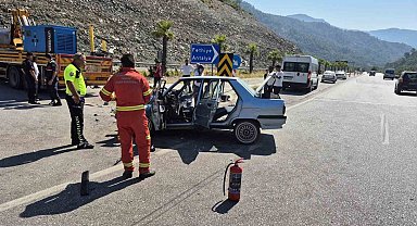 Göcek Tüneli çıkışında sıkışmalı trafik kazası