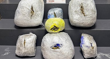 İzmir'de şüpheli araçtan 15 kilo zehir çıktı