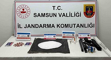 Jandarma 1 kilo 109 gram metamfetamin ele geçirdi