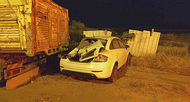 Kamyonla çarpışan otomobilin sürücüsü yaralandı