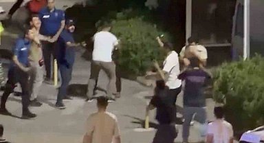 Kavga eden şahısların yakınları hastanede birbirlerine saldırdı