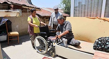 Kayınvalidesi vefat eden gelin, 7 yıldır engelli kayınbiraderine bakıyor