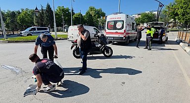 Kütahya'da motosiklet ile elektrikli bisiklet çarpıştı: 1 yaralı