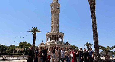Manisalı kadınlar İzmir'i gezdi