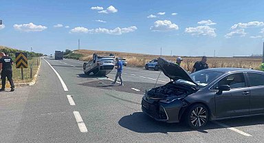 Muratlı'da kavşakta iki otomobil çapıştı: 3 yaralı