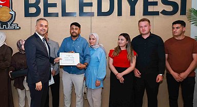Onikişubat Belediyesi Evlilik Okulu'nun ilk mezunları sertifikalarını aldı