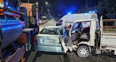 Ordu'da kamyonet ile otomobil çarpıştı: 1 ölü, 1 yaralı