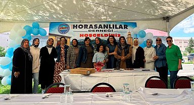 "Bahçe bizden, bohça sizden" diyerek buluştular