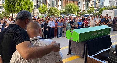 Radyoloji teknisyeni görev yaptığı hastaneden gözyaşlarıyla uğurlandı