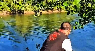 Sakarya'da nehir ve göletlerdeki kaçak ağlar tek tek toplanıyor