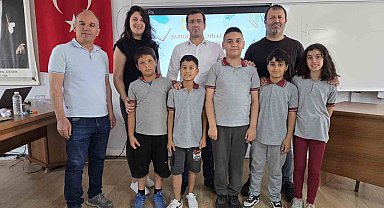 Sarıgöl'ün bilgi şampiyonu Şehit Esin Akay İlkokulu oldu