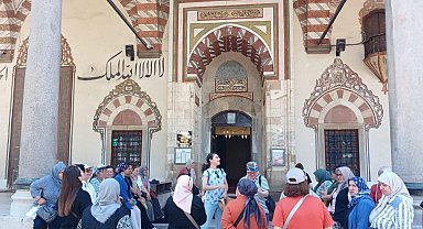 Sarıgöllü kadınlar Manisa'da tarih ve kültür yolculuğuna çıktı