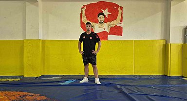 Sivaslı güreşçinin hedefi dünya zirvesi