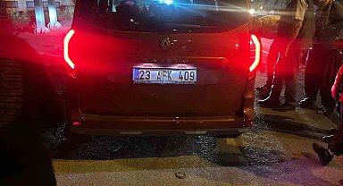 Traktör ile hafif ticari araç çarpıştı: 1 yaralı