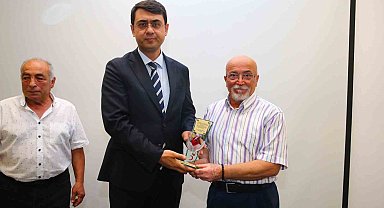 Uşak'ta kan bağışçılarına plaket taktim edildi