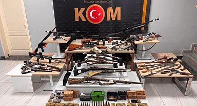 Uşak'ta silah ve tarihi nitelikteki tüfekler ele geçirildi
