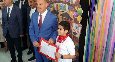 Vali Akbıyık'tan yaz tatilinde kitap tavsiyesi