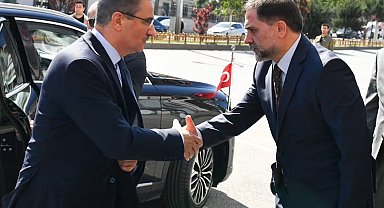 Vali Baruş'tan Yakutiye Belediyesi'ne çalışma ziyareti