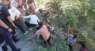 Yayla yolunda otomobil uçuruma yuvarlandı: 1 yaralı