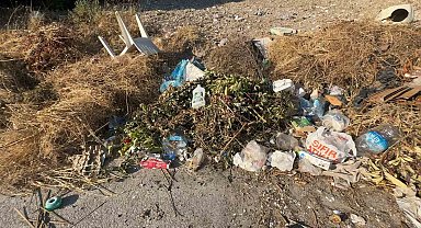 Yol kenarları çöple doldu, mahalleli isyan etti
