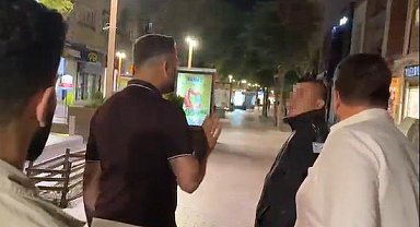 15 Temmuz pankartını indiren görevli, Ömer Halisdemir için "Kim o" dedi