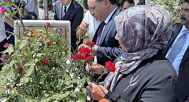 15 Temmuz şehidi Kübra Doğanay, kabri başında anıldı