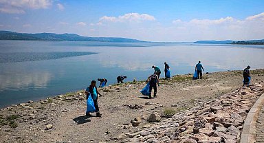 200 personel ve 23 araç sahadaydı: SASKİ'den Sapanca Gölü havzasında dev temizlik