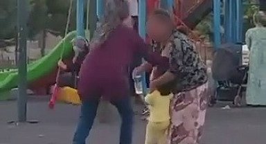 Ağlayan çocuğu sakinleştirmeye çalışan engelli kadın dayak yedi