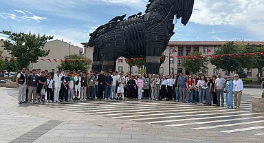 Ağrılı öğrencilerin "1071 Ruhundan Türkiye Yüzyılı Vizyonuna" eğitim yolculuğu sürüyor