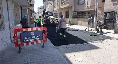 Akdeniz'de yol ve kaldırım çalışmaları aralıksız sürüyor