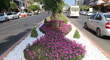Alanya Belediyesi'nden yeşil alanlarda yoğun mesai