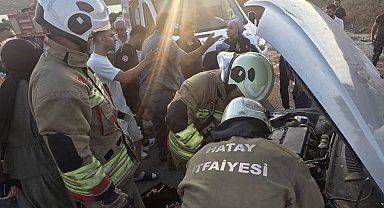 Altınözü'nde trafik kazasında 6 kişi yaralandı